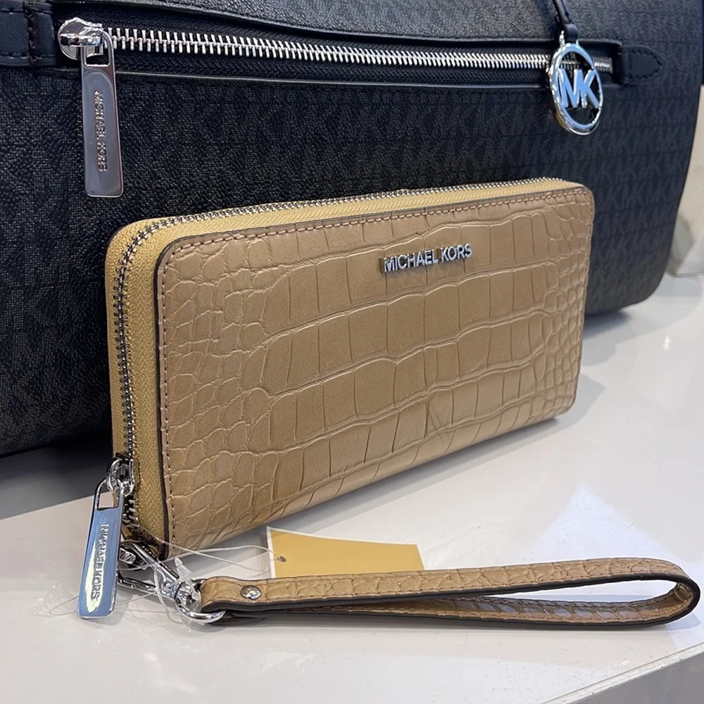 Michael Kors Large Jet Set Travel Continental Wristlet Phone Holder Case Wallet